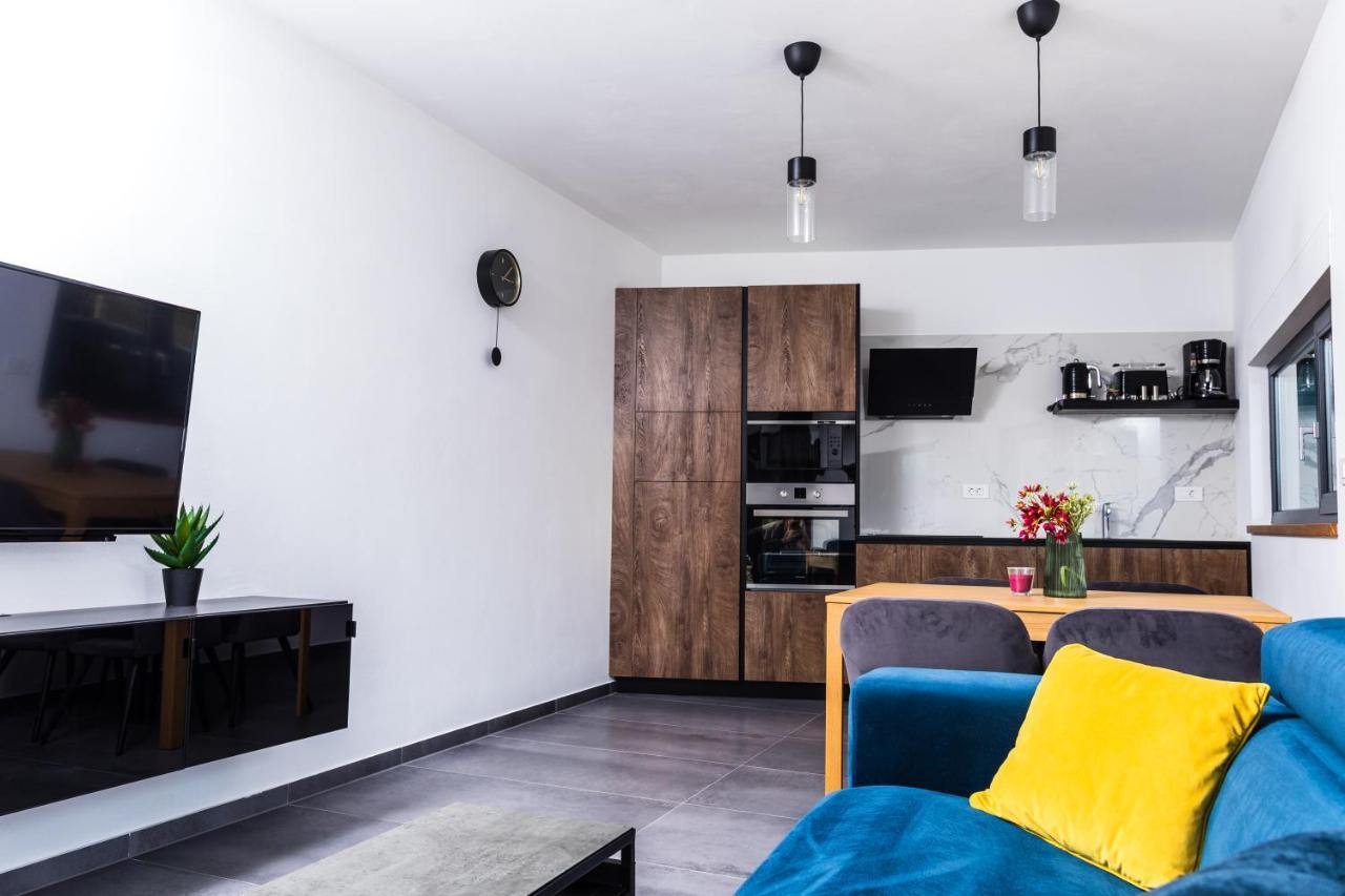 Olive Tree Mansion Apartment Vir Bagian luar foto